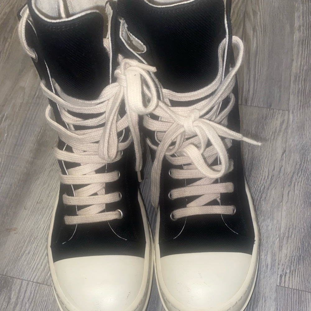 Worn a few times
